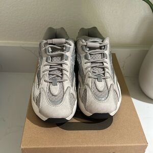 Yeezy boost 700 v2 kids